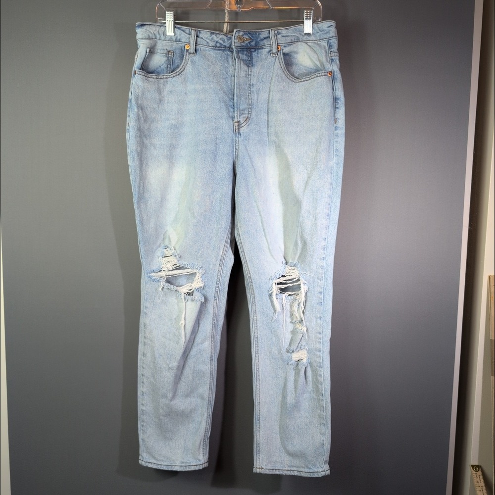 SONG Classic Mom Jeans Light Wash Distressed Button Fly Size 13/31 High Rise